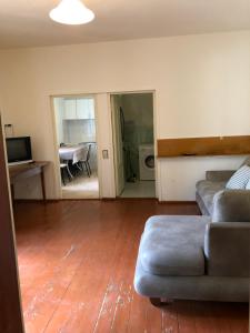 Ruang duduk di Small Home with an outdoor area close to Tbilisi