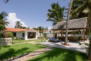 Casa con patio en Oasys House - Beautiful Private Beach Front Home, en Msambweni