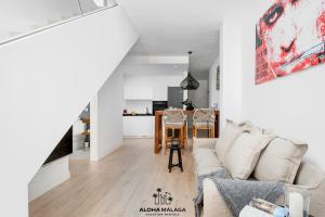 Posedenie v ubytovaní Luxury Duplex with Pool and Padel Court in Town