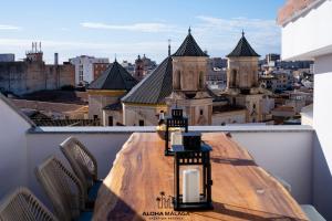 Nápoje v ubytovaní Luxury Duplex with Pool and Padel Court in Town