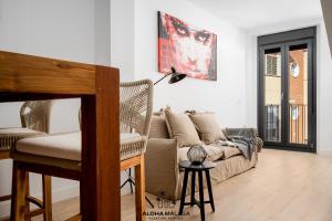 Posedenie v ubytovaní Luxury Duplex with Pool and Padel Court in Town