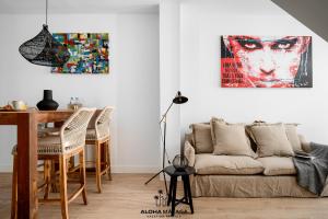 Posedenie v ubytovaní Luxury Duplex with Pool and Padel Court in Town