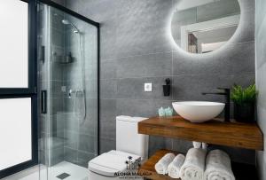 Kúpeľňa v ubytovaní Luxury Duplex with Pool and Padel Court in Town