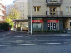an empty street in front of a building at Monolocale piccolo ed accogliente - CIR 0021 - in Aosta