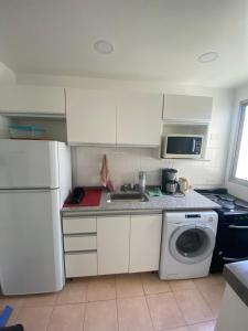 Una cocina o kitchenette en Thames 805