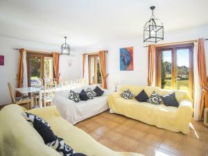 Posezení v ubytování Villa in Muro near Can Picafort Beach + 18 fotografií