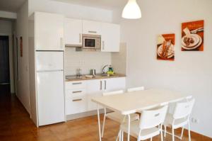 Kuchyň nebo kuchyňský kout v ubytování Nerea Apartment Costa Teguise