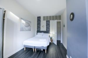 Posteľ alebo postele v izbe v ubytovaní Le 34 Malon, T5 hypercentre chic et cosy, wifi, netflix par SOVALFI