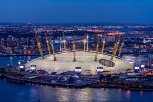 Cảnh London hoặc tầm nhìn thành phố từ căn hộ