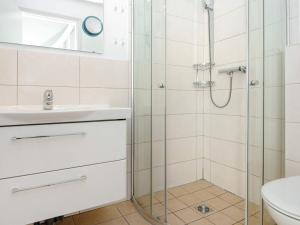 Phòng tắm tại 4 person holiday home in Wendtorf