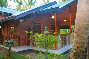 Taman di luar Machcha Lodge Sigiriya