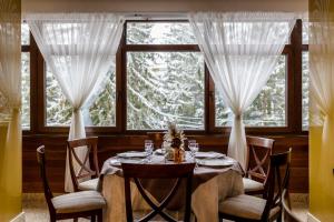 Gambar di galeri bagi Hotel Cindrel di Păltiniş