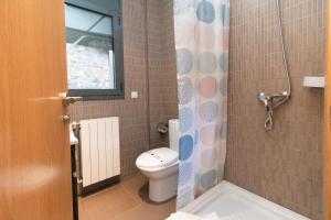 Koupelna v ubytování Apartamentos Canillo 3000