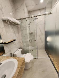 Kúpeľňa v ubytovaní Ruby Hotel
