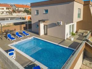 Bazén v ubytovaní Villa Azeret ZadarVillas alebo v jeho blízkosti