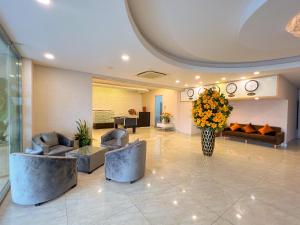 Ruang duduk di Legacy Hotel