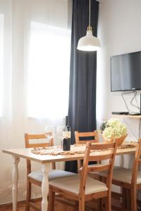 Telewizja i/lub zestaw kina domowego w obiekcie Casa della Nonna Old town Zadar