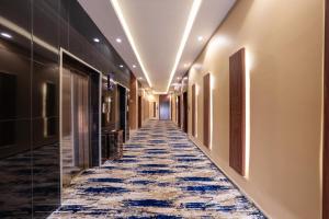 Imagen de la galería de Crown Towers for Hotel Suitesابراج التاج للشقق المخدومة, en Jazan