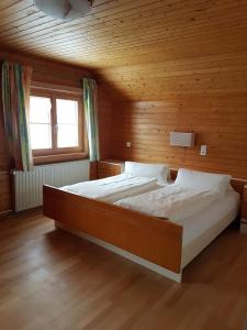 Postel nebo postele na pokoji v ubytování Ferienwohnung Helma + 32 fotografií