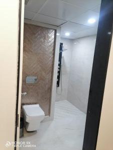 Koupelna v ubytování Orbett Hotel
