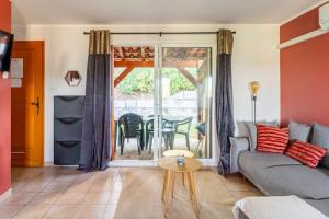 Posezení v ubytování SARLAT, Apptmt T3 résidence CLIM PISCINE PARKING