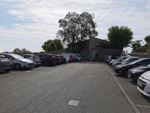 Zdjęcie z galerii obiektu Le Cocon en plein centre du village médiéval de Mougins vue mer w mieście Mougins