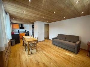 Η κουζίνα ή μικρή κουζίνα στο Caprice 4 - 2 pieces centre village, proche pistes