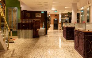 Vstupní hala nebo recepce v ubytování Lawlors Hotel