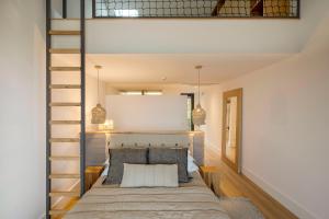 Uma cama ou camas num quarto em TheVagar Countryhouse