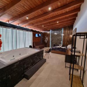 Fotografie z fotogalerie ubytování No 4 Lofts Jacuzzi Mazamitla v destinaci Mazamitla