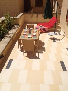 Fort Chambray Apartment的休息区