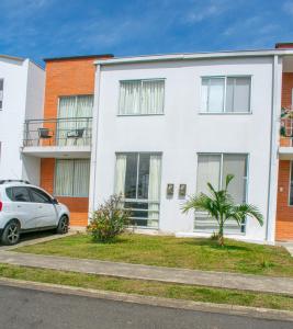 Το κτήριο όπου στεγάζεται  η παραθεριστική κατοικία