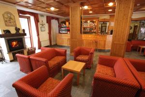 Posezení v ubytování Hotel Alpechiara