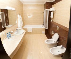 Koupelna v ubytování Kiroff Hotel
