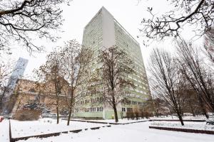Plac Grzybowski Blue Sky Studio v zime
