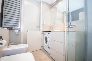 Kúpeľňa v ubytovaní InPoint Spacious Apartments near Main Square & Kazimierz District + 36 fotografií