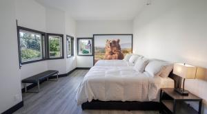 Postel nebo postele na pokoji v ubytování Icon Inn