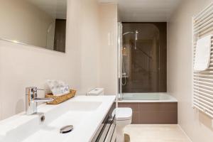 A bathroom at Casa 20 minutos de Barcelona y WIFI alta capacidad