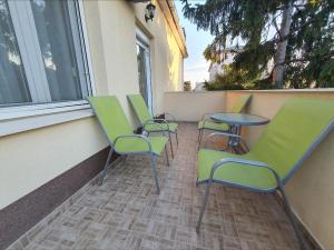Fotografia z galérie ubytovania Family friendly apartments with a swimming pool Kastel Novi, Kastela - 18645 v destinácii Kaštela