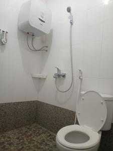 BSH (Bu Sud's House) Yogyakarta的一间浴室