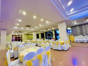 Restoran atau tempat lain untuk makan di My Khe 2 Da Nang Seafront Hotel