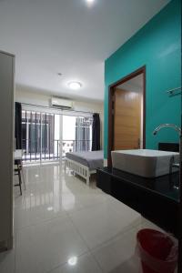 Gallery image of Bedbox Hostel in Patong Beach