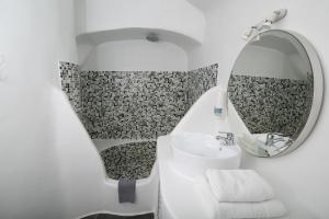 Φωτογραφία από το άλμπουμ του Vogue Suites στην Οία +95 φωτογραφίες