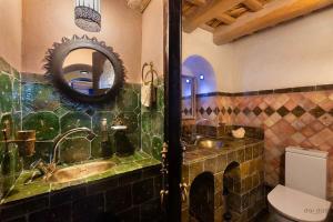 Ένα μπάνιο στο Hôtel Riad Dar Daïf