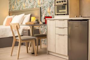 A kitchen or kitchenette at Oleana City Center