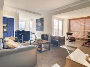 Posedenie v ubytovaní Penthhouse 2 bedroom apartment 2 mins from the Croisette 335