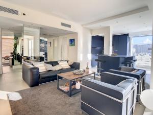 Posedenie v ubytovaní Penthhouse 2 bedroom apartment 2 mins from the Croisette 335