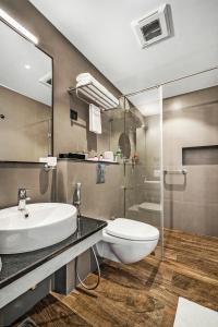 Koupelna v ubytování Regency Tuticorin by GRT Hotels