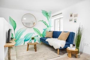Posedenie v ubytovaní COSY COTTAGE - Cheerful Apartment in the Center