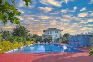 Kolam renang di atau dekat dengan Corbett Treat Resort By Atya Hotels